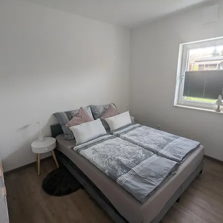 Ruhiges Im Gruenen Bei Dresden * 크라이샤