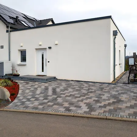 Ruhiges Im Gruenen Bei Dresden * Kreischa