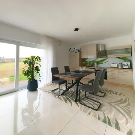 Ruhiges Im Gruenen Bei Dresden