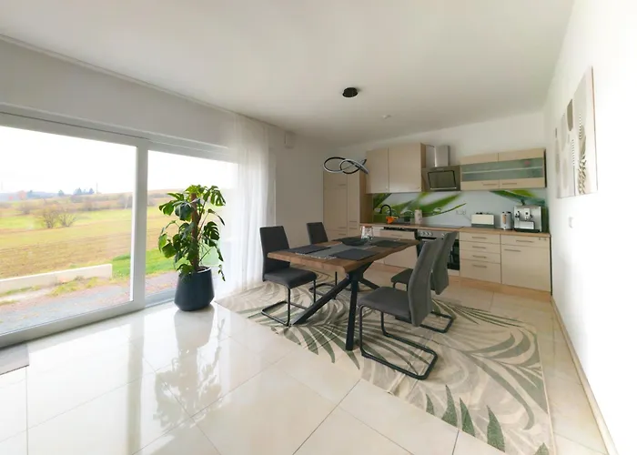 Ruhiges Im Gruenen Bei Dresden